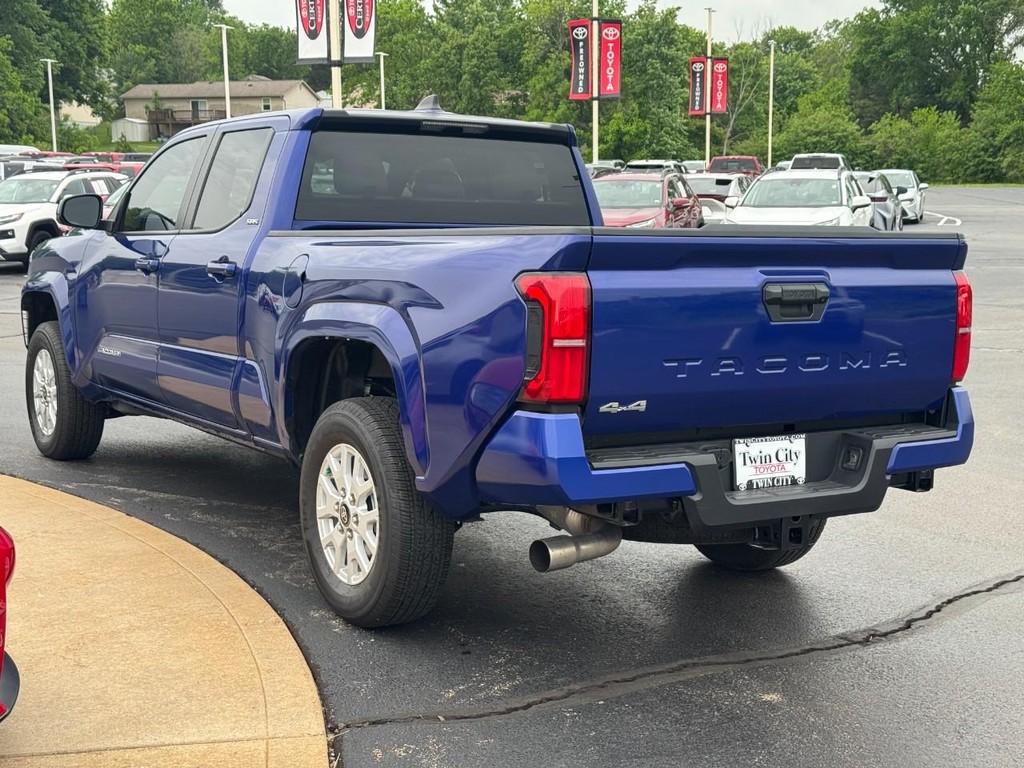 Toyota Tacoma 4WD Vehicle Image 6