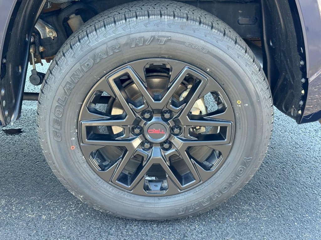 Toyota Tundra 4WD Vehicle Image 7