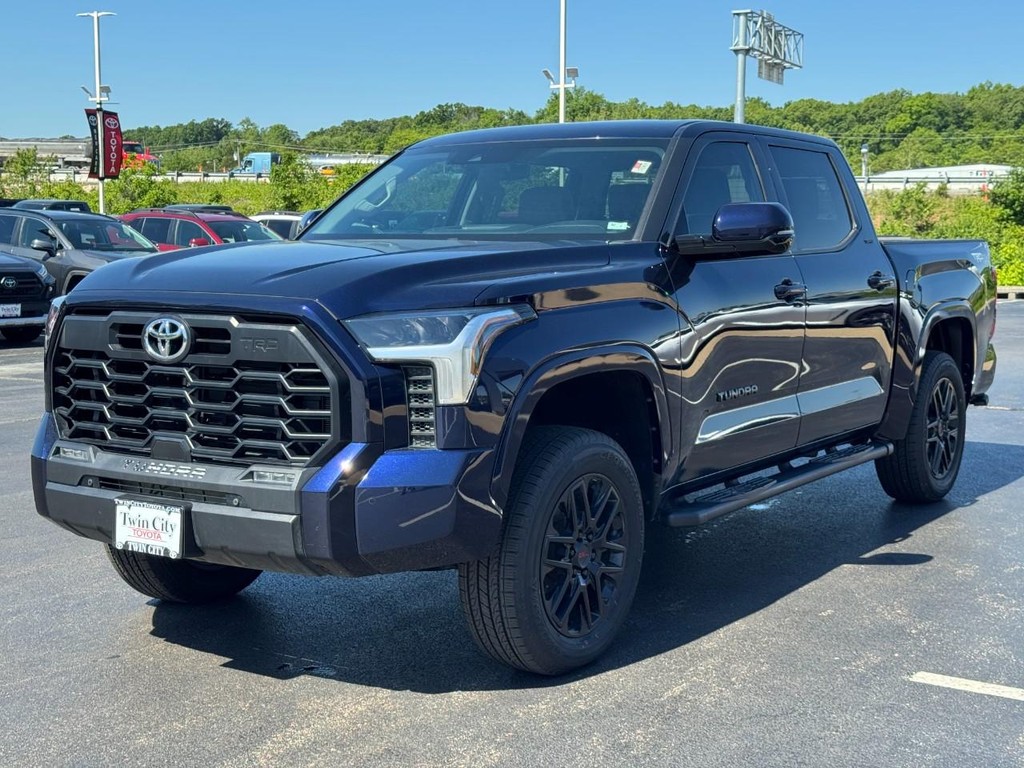 Toyota Tundra 4WD Vehicle Image 8