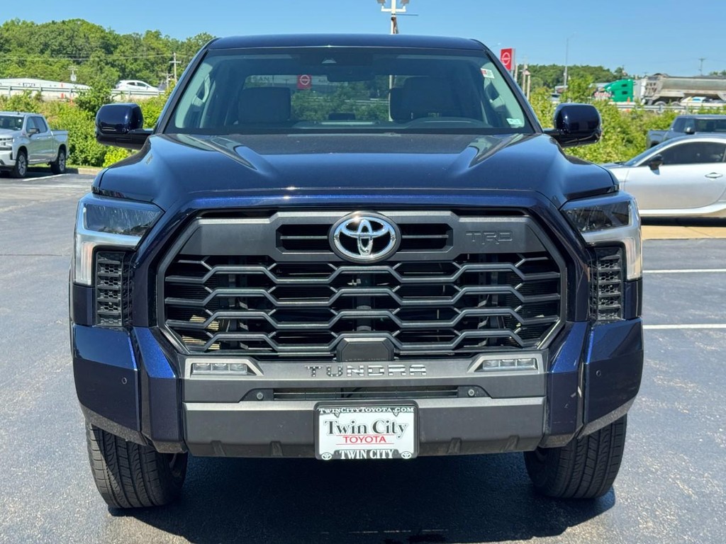 Toyota Tundra 4WD Vehicle Image 9