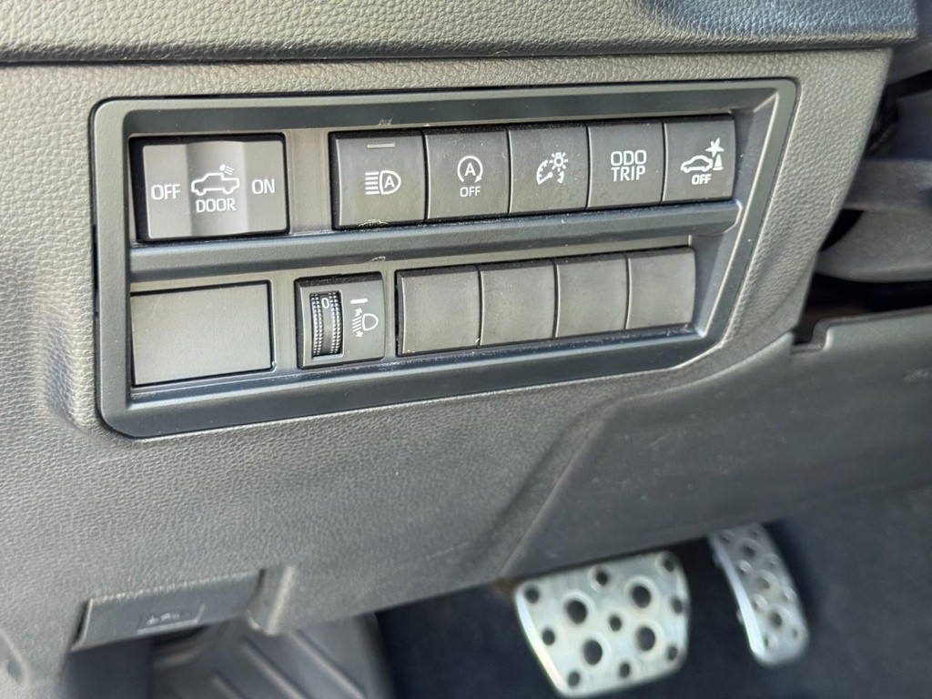 Toyota Tundra 4WD Vehicle Image 16