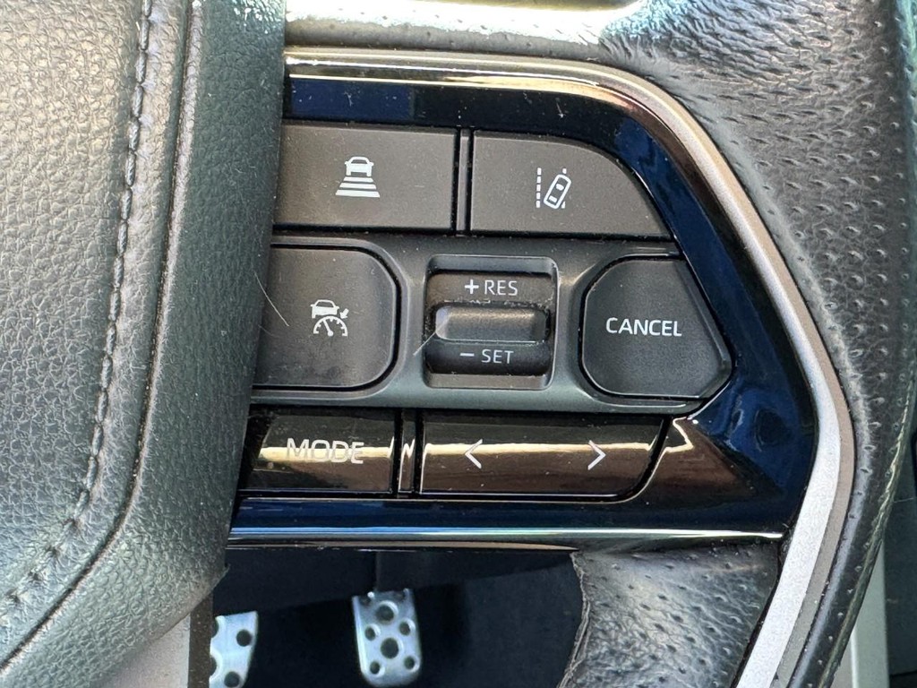 Toyota Tundra 4WD Vehicle Image 18