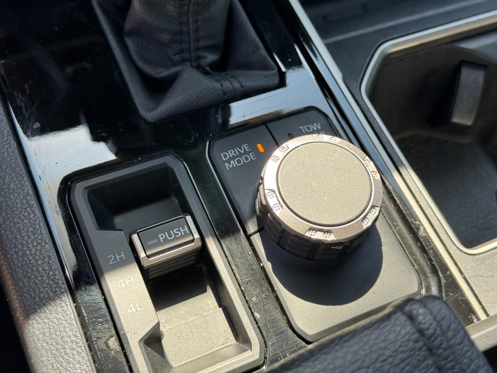 Toyota Tundra 4WD Vehicle Image 22