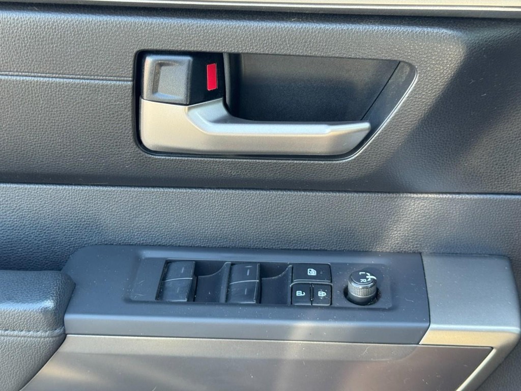 Toyota Tundra 4WD Vehicle Image 23