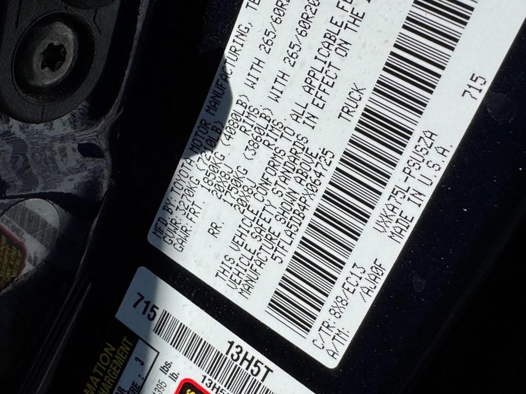 Toyota Tundra 4WD Vehicle Image 25
