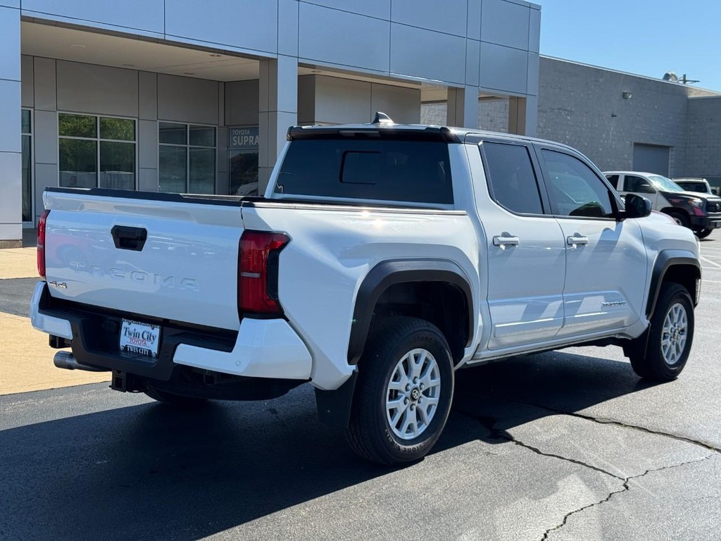 Toyota Tacoma 4WD Vehicle Image 3
