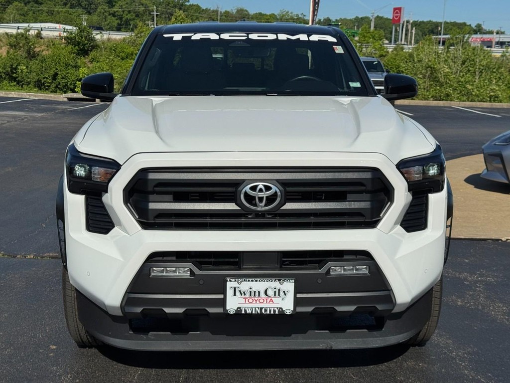 Toyota Tacoma 4WD Vehicle Image 9