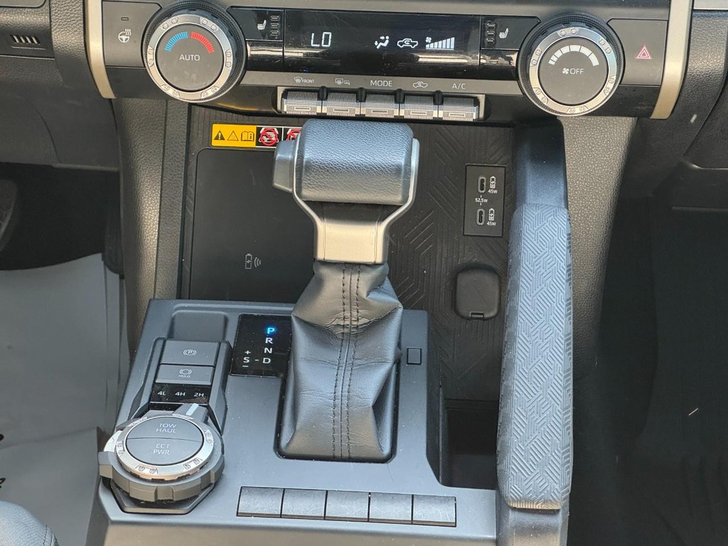 Toyota Tacoma 4WD Vehicle Image 14