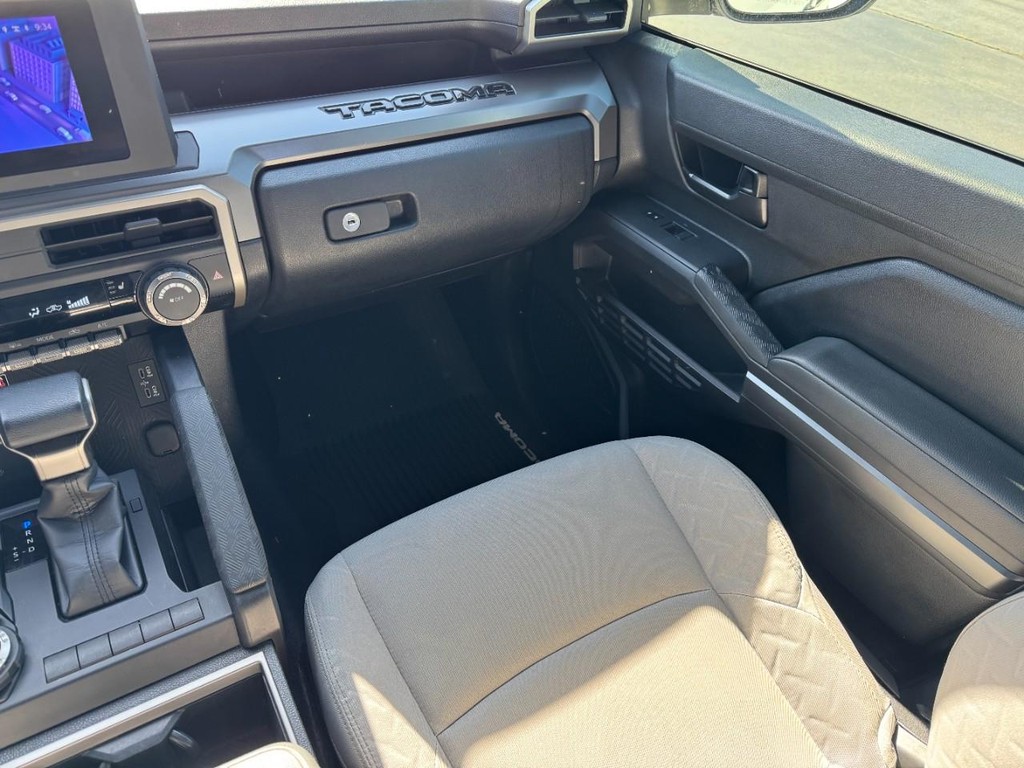 Toyota Tacoma 4WD Vehicle Image 15
