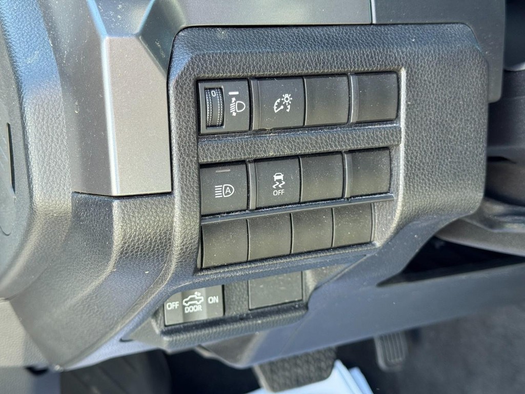 Toyota Tacoma 4WD Vehicle Image 16