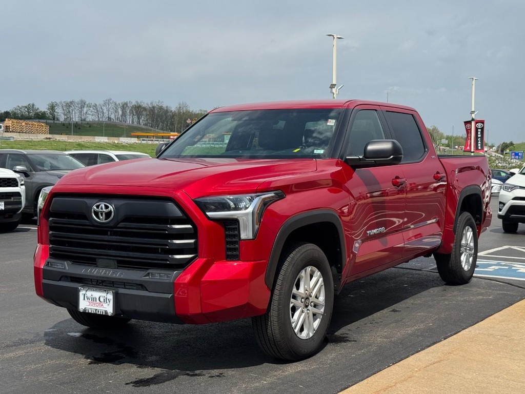 Toyota Tundra 4WD Vehicle Image 8