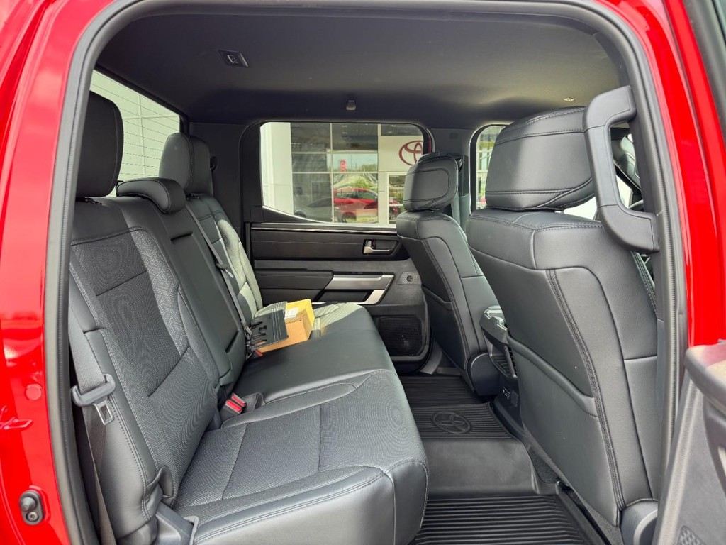 Toyota Tundra 4WD Vehicle Image 11