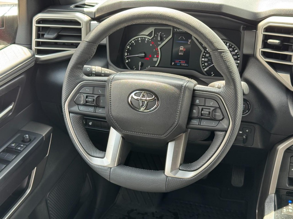 Toyota Tundra 4WD Vehicle Image 13