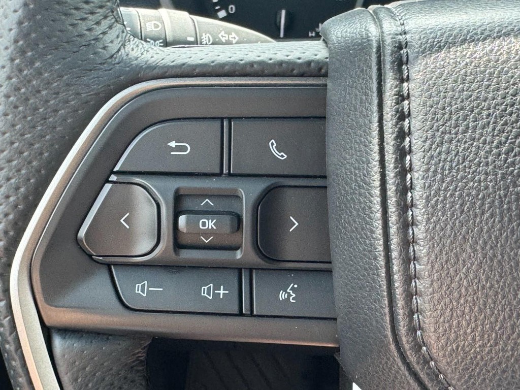 Toyota Tundra 4WD Vehicle Image 17
