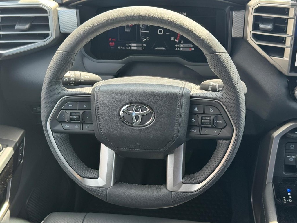 Toyota Tundra 4WD Vehicle Image 7