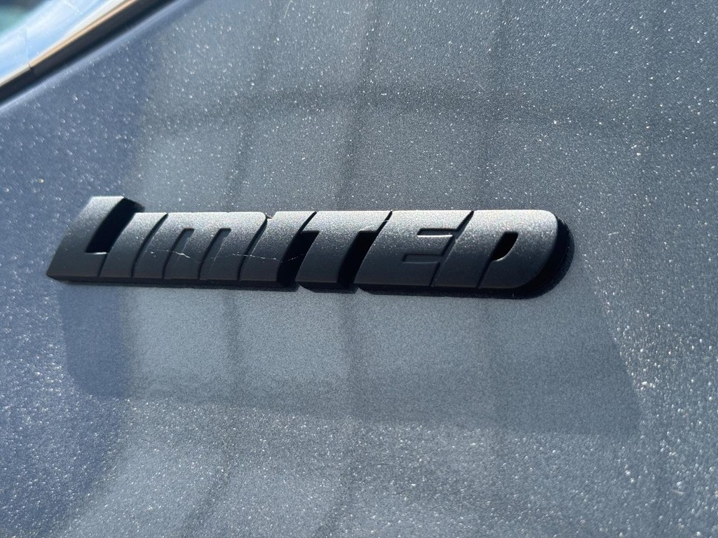 Toyota Tundra 4WD Vehicle Image 9