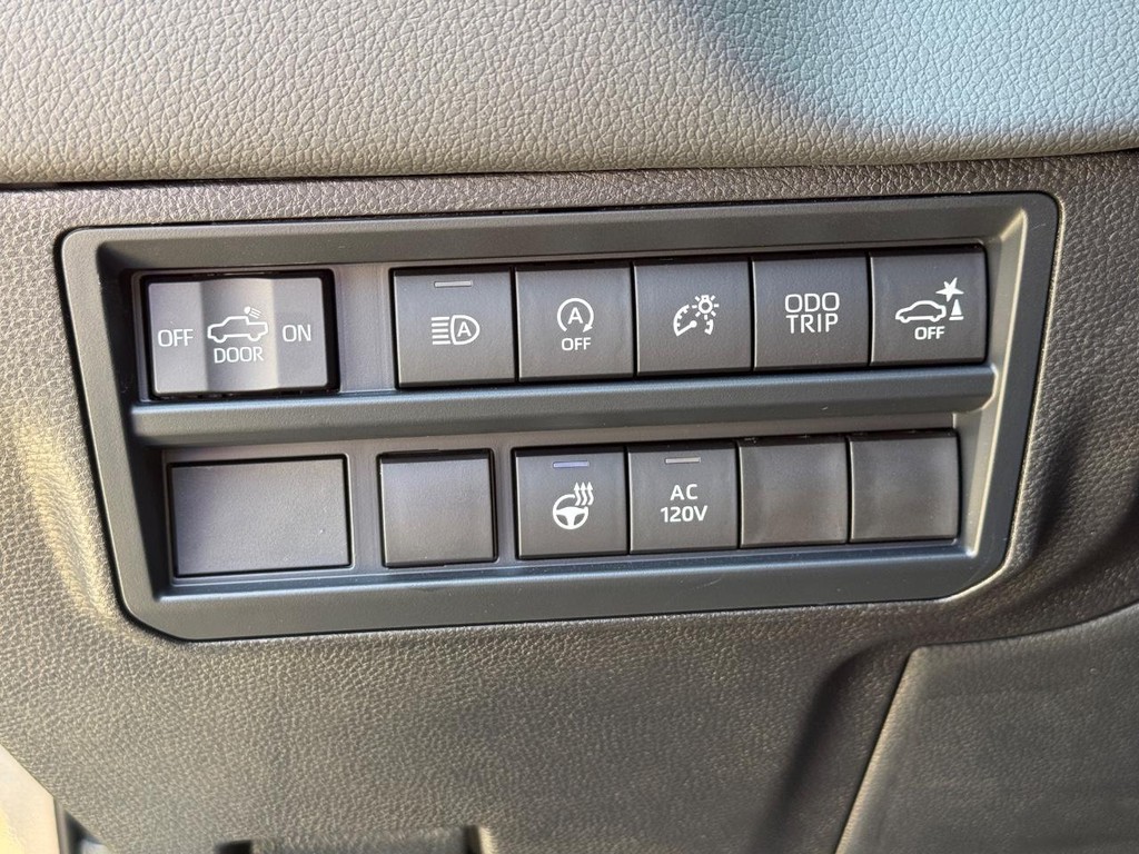 Toyota Tundra 4WD Vehicle Image 13