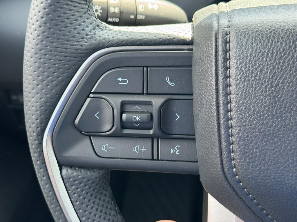 Toyota Tundra 4WD Vehicle Image 14