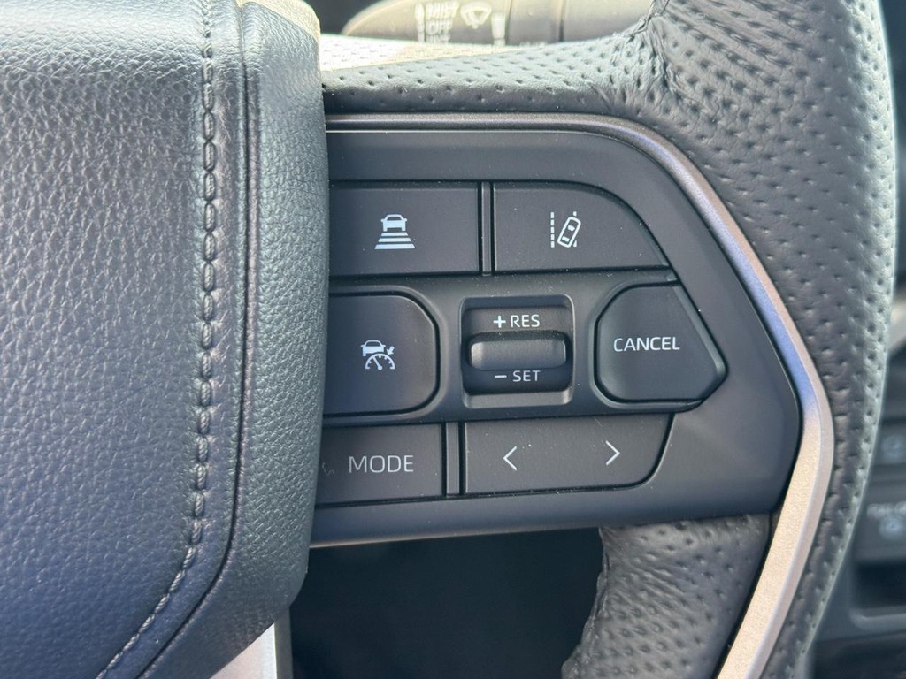 Toyota Tundra 4WD Vehicle Image 15