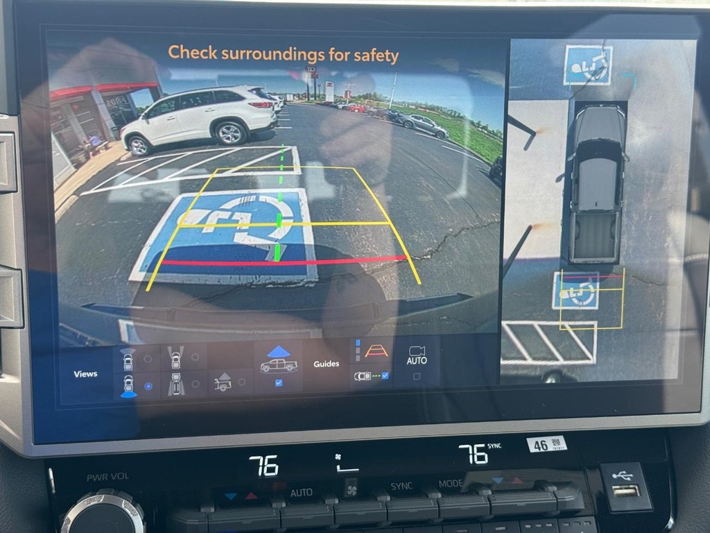 Toyota Tundra 4WD Vehicle Image 19