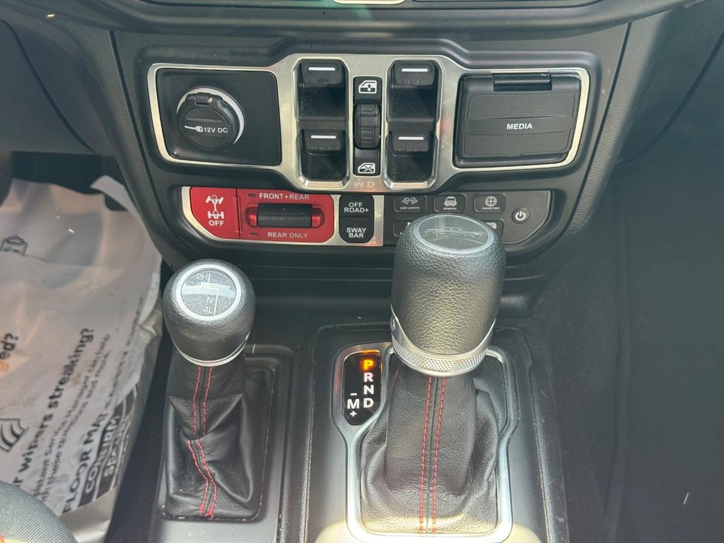 Jeep Gladiator Vehicle Image 18