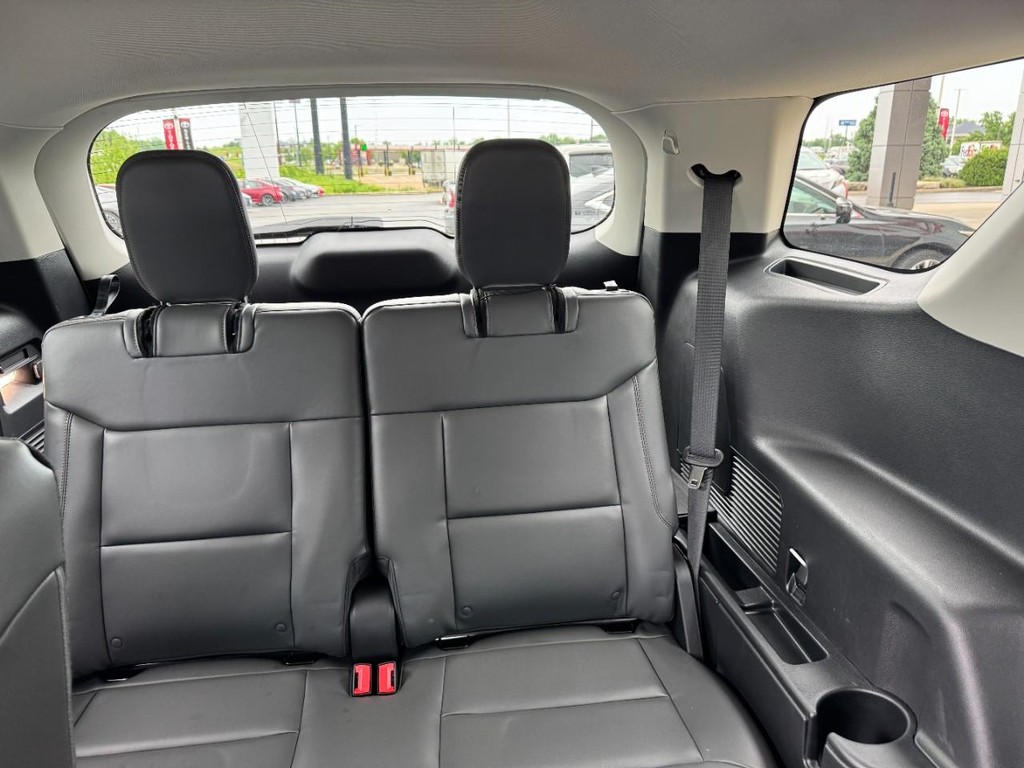 Ford Explorer Vehicle Image 10