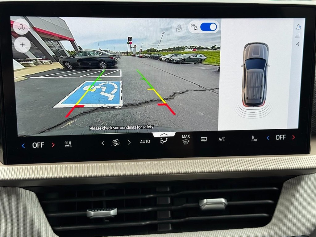 Ford Explorer Vehicle Image 22