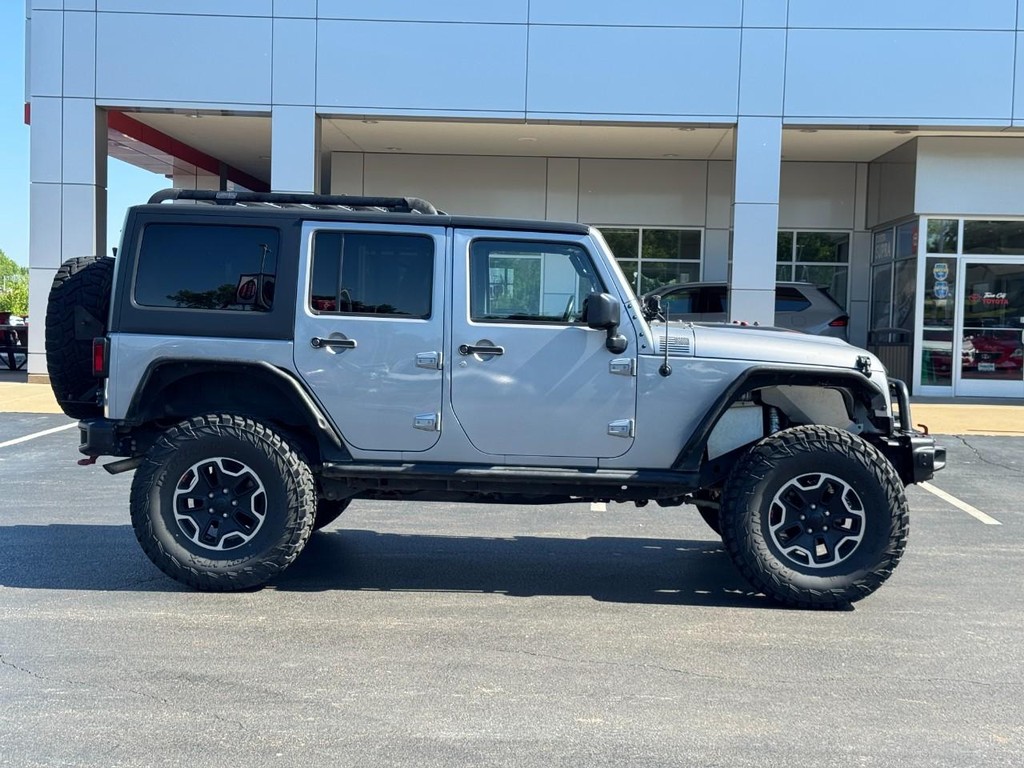 Jeep Wrangler Unlimited Vehicle Image 2