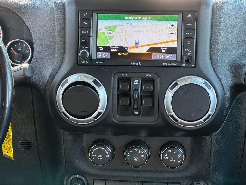 Jeep Wrangler Unlimited Vehicle Image 12