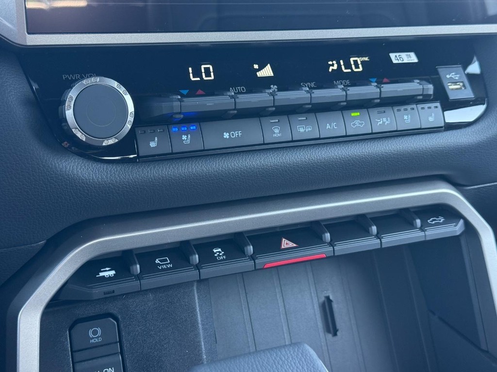 Toyota Tundra 4WD Vehicle Image 14