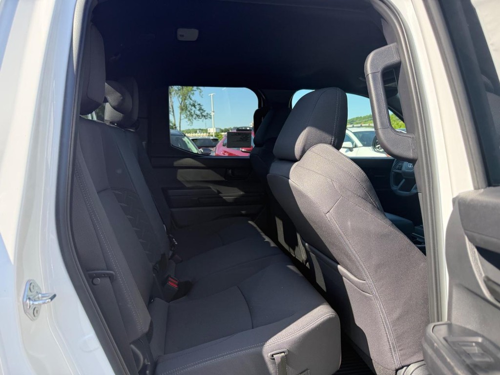 Toyota Tacoma 2WD Vehicle Image 5