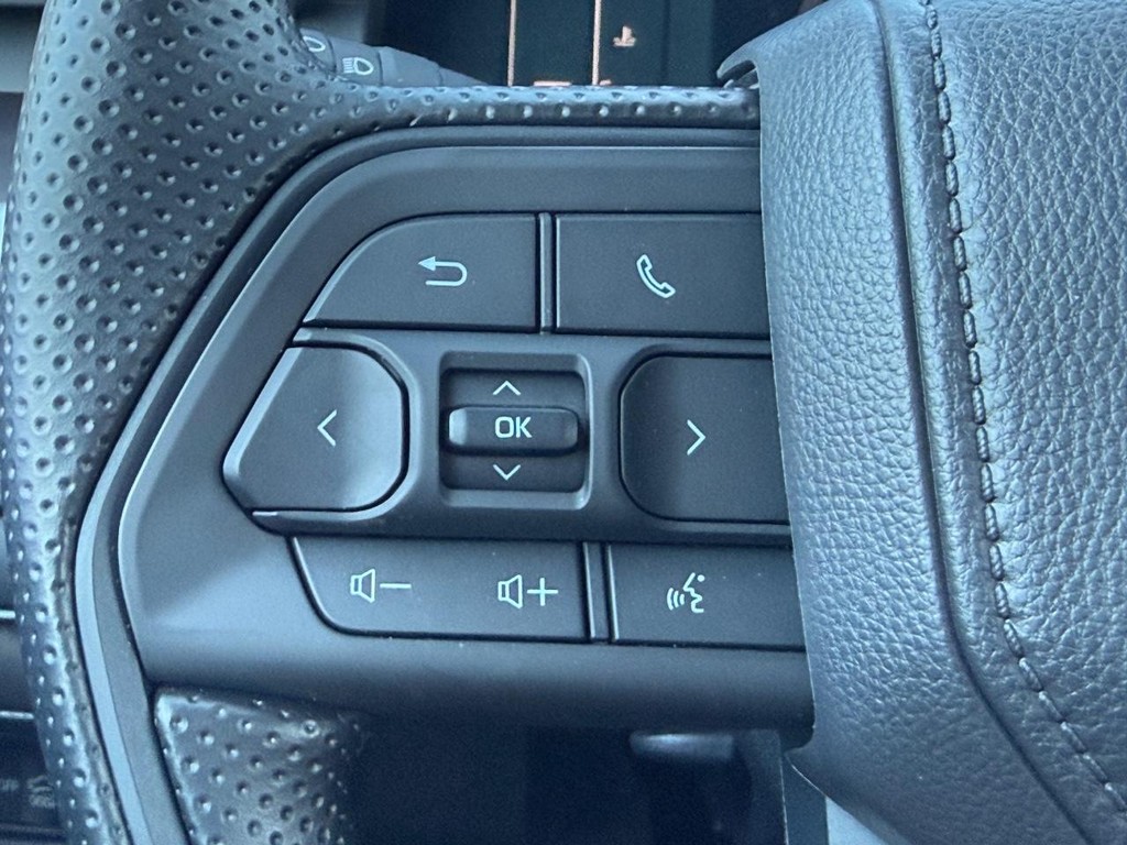 Toyota Tacoma 2WD Vehicle Image 8