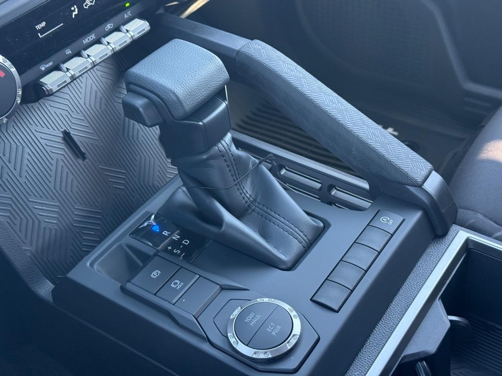 Toyota Tacoma 2WD Vehicle Image 13