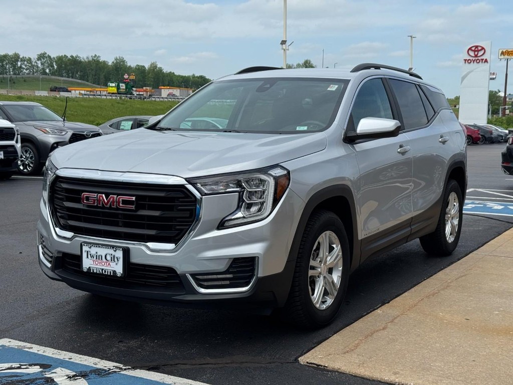 GMC Terrain Vehicle Image 3