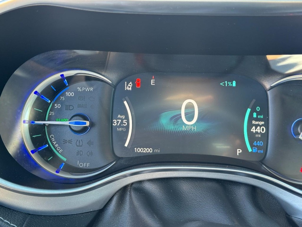 Chrysler Pacifica Vehicle Image 20
