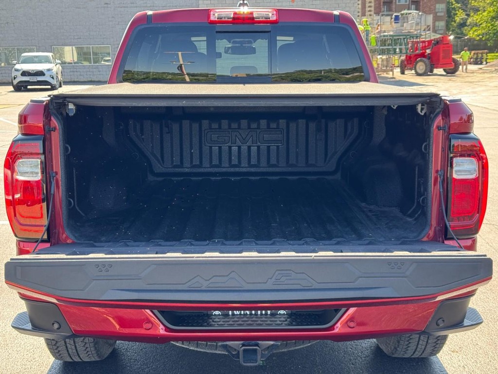 GMC Canyon Vehicle Image 4