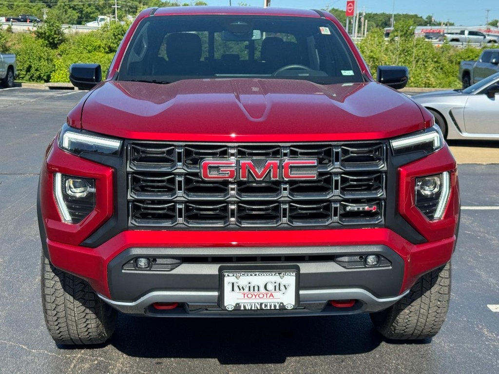 GMC Canyon Vehicle Image 9