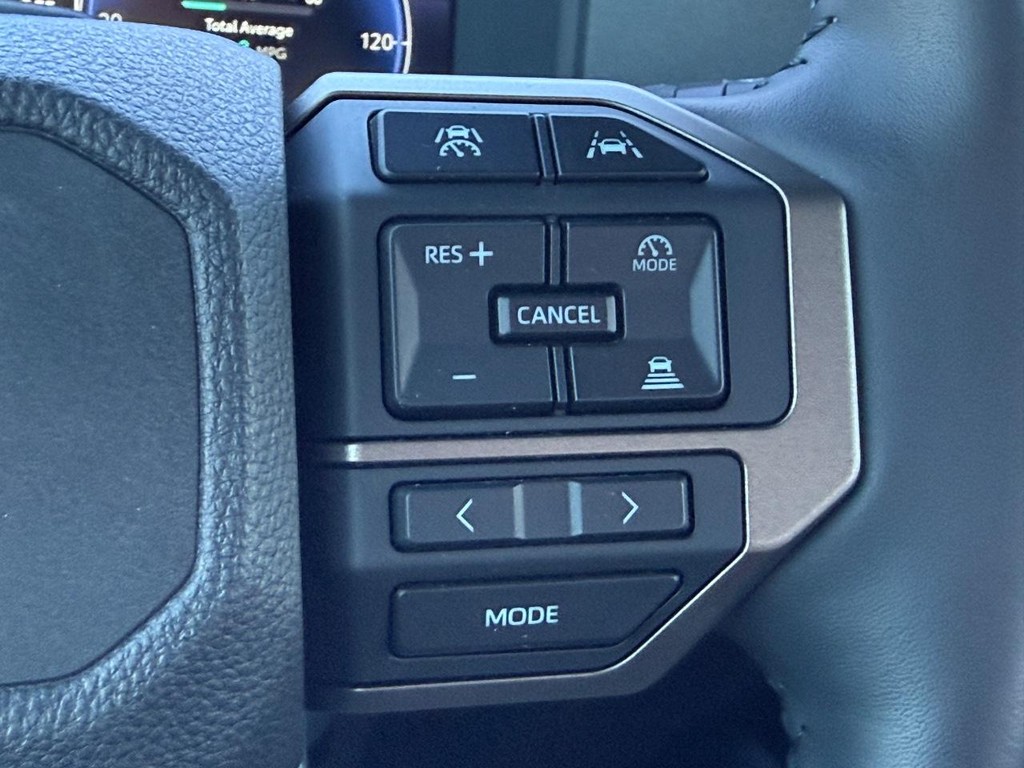 Toyota Land Cruiser Vehicle Image 16
