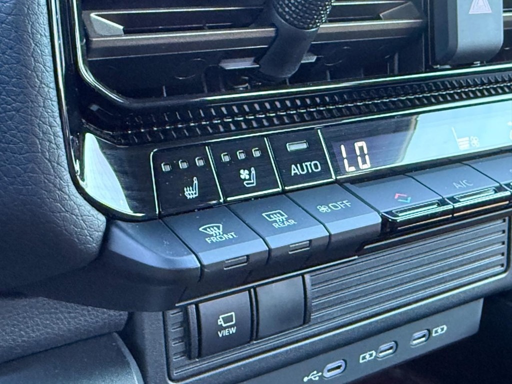 Toyota Land Cruiser Vehicle Image 20
