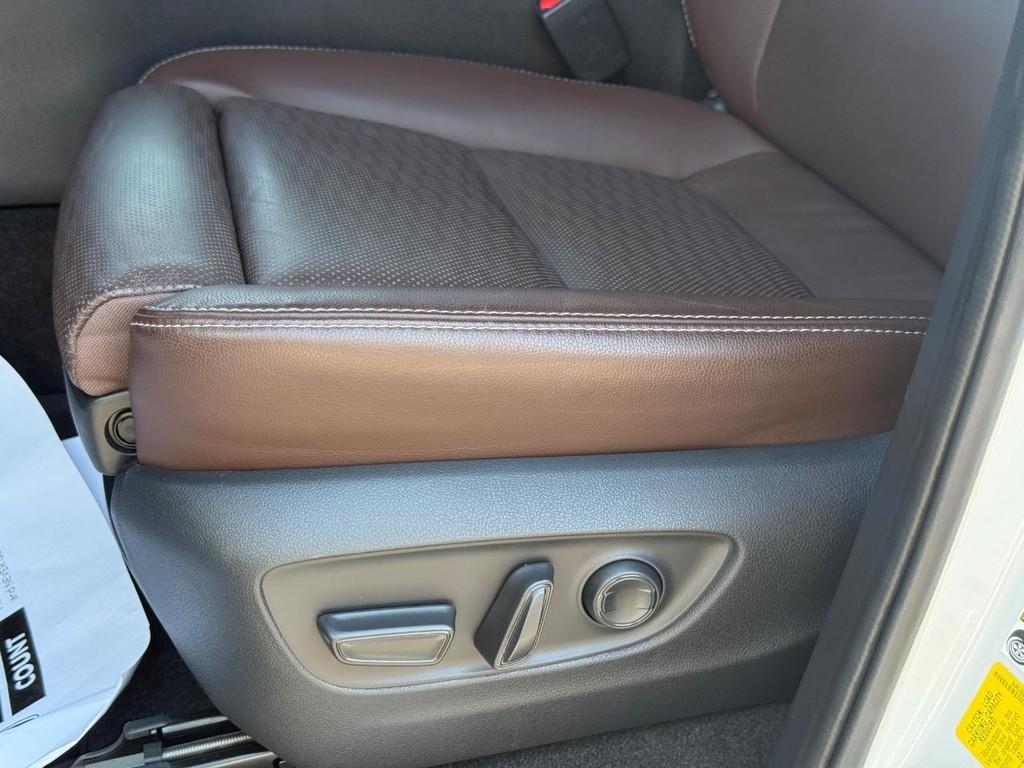 Toyota Land Cruiser Vehicle Image 29