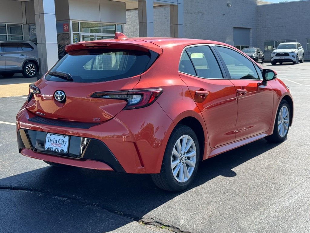 Toyota Corolla Hatchback Vehicle Image 3