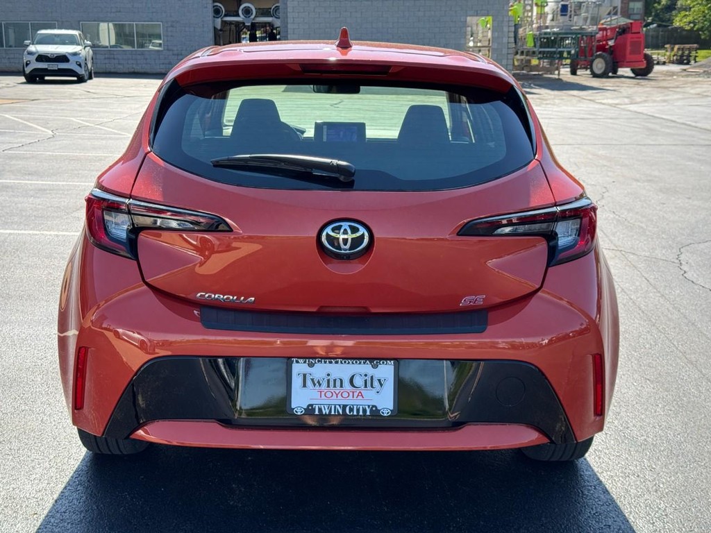 Toyota Corolla Hatchback Vehicle Image 5