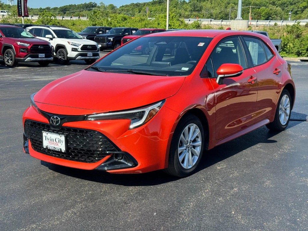Toyota Corolla Hatchback Vehicle Image 8