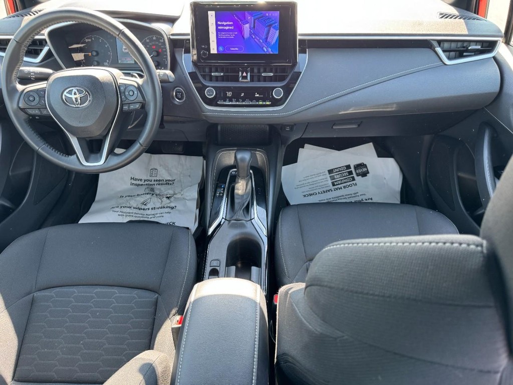 Toyota Corolla Hatchback Vehicle Image 11