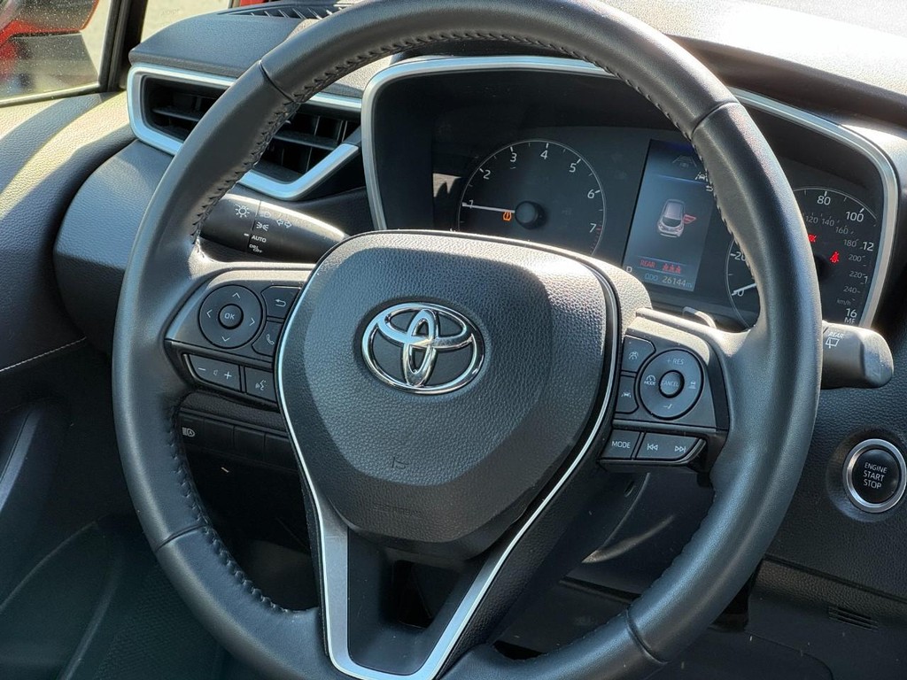 Toyota Corolla Hatchback Vehicle Image 12