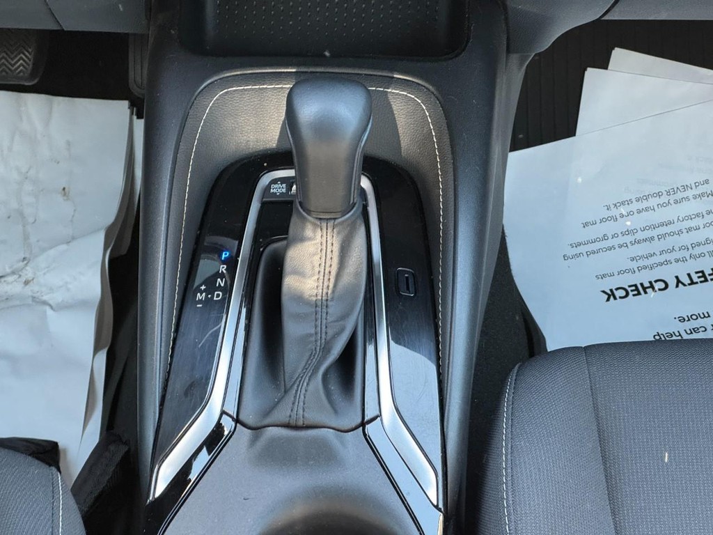 Toyota Corolla Hatchback Vehicle Image 14