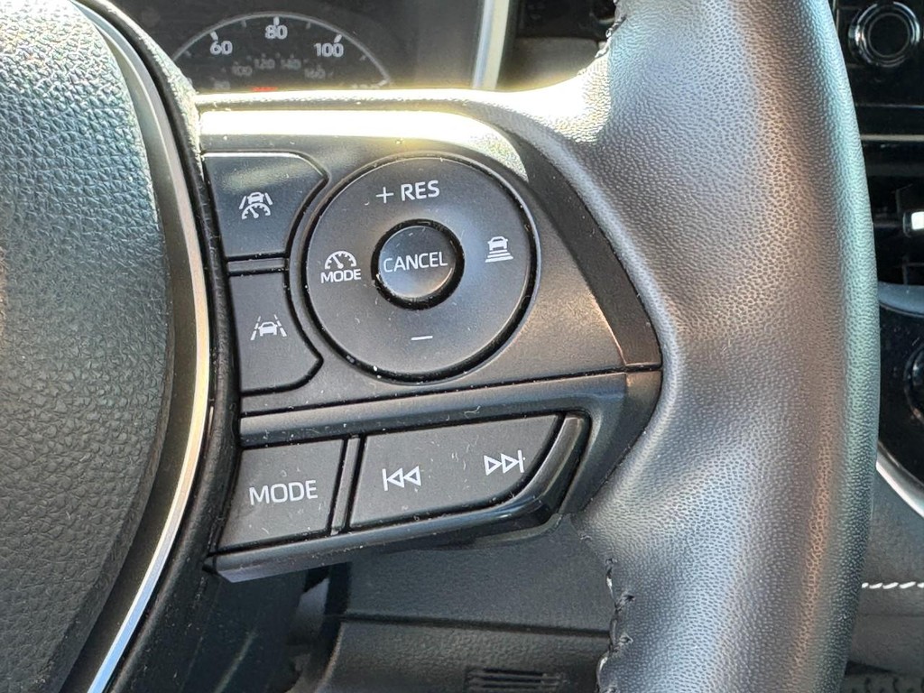 Toyota Corolla Hatchback Vehicle Image 18