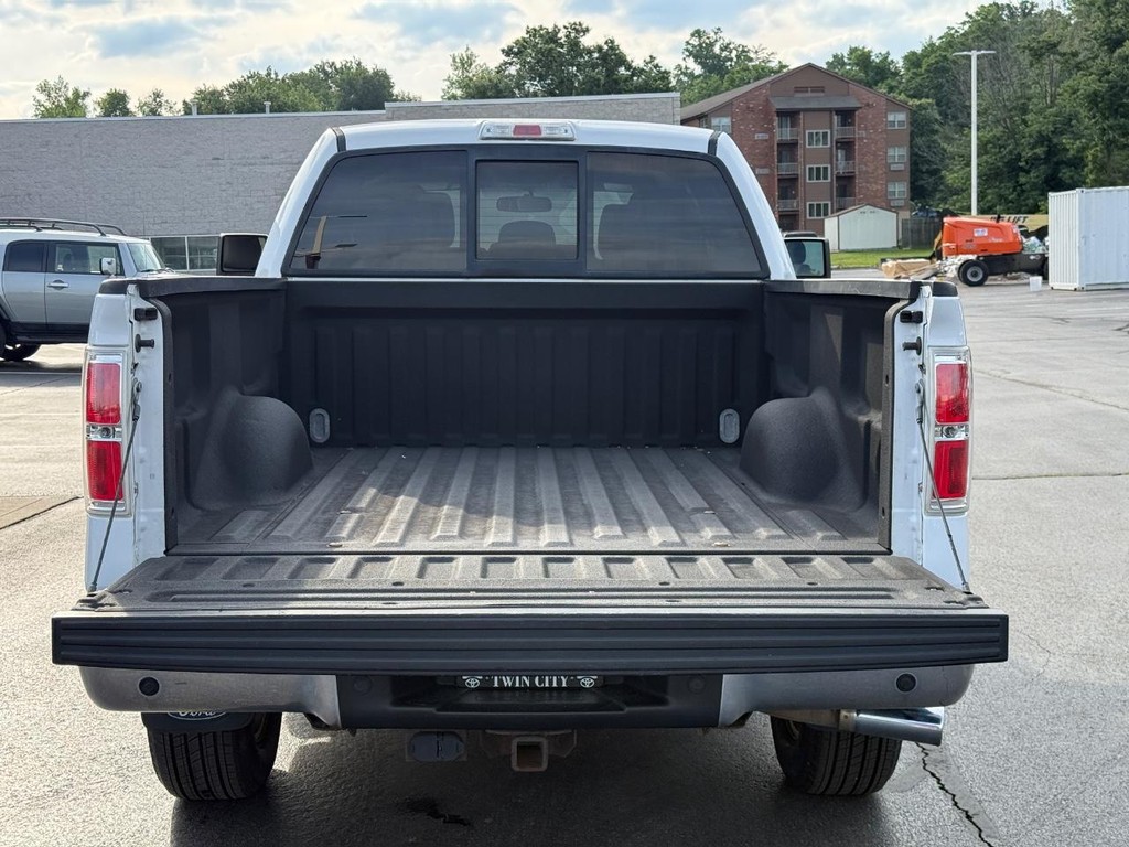 Ford F-150 Vehicle Full-screen Gallery Image 04