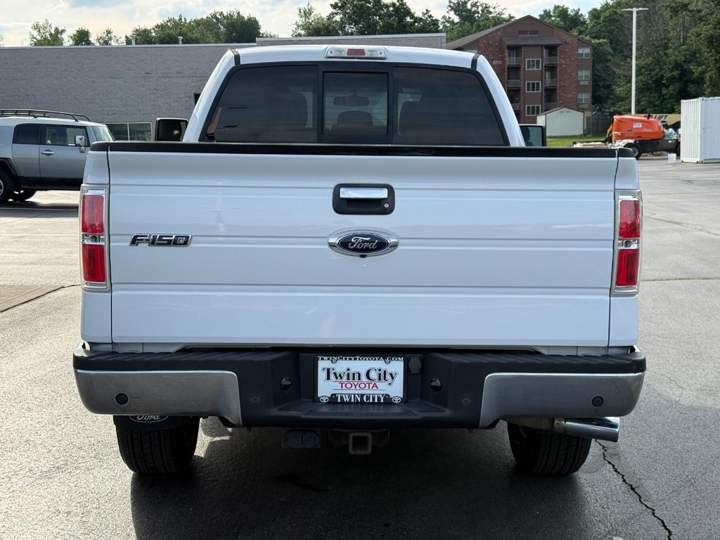 Ford F-150 Vehicle Full-screen Gallery Image 05