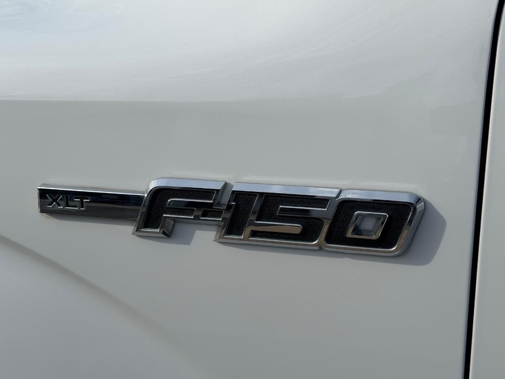 Ford F-150 Vehicle Full-screen Gallery Image 09